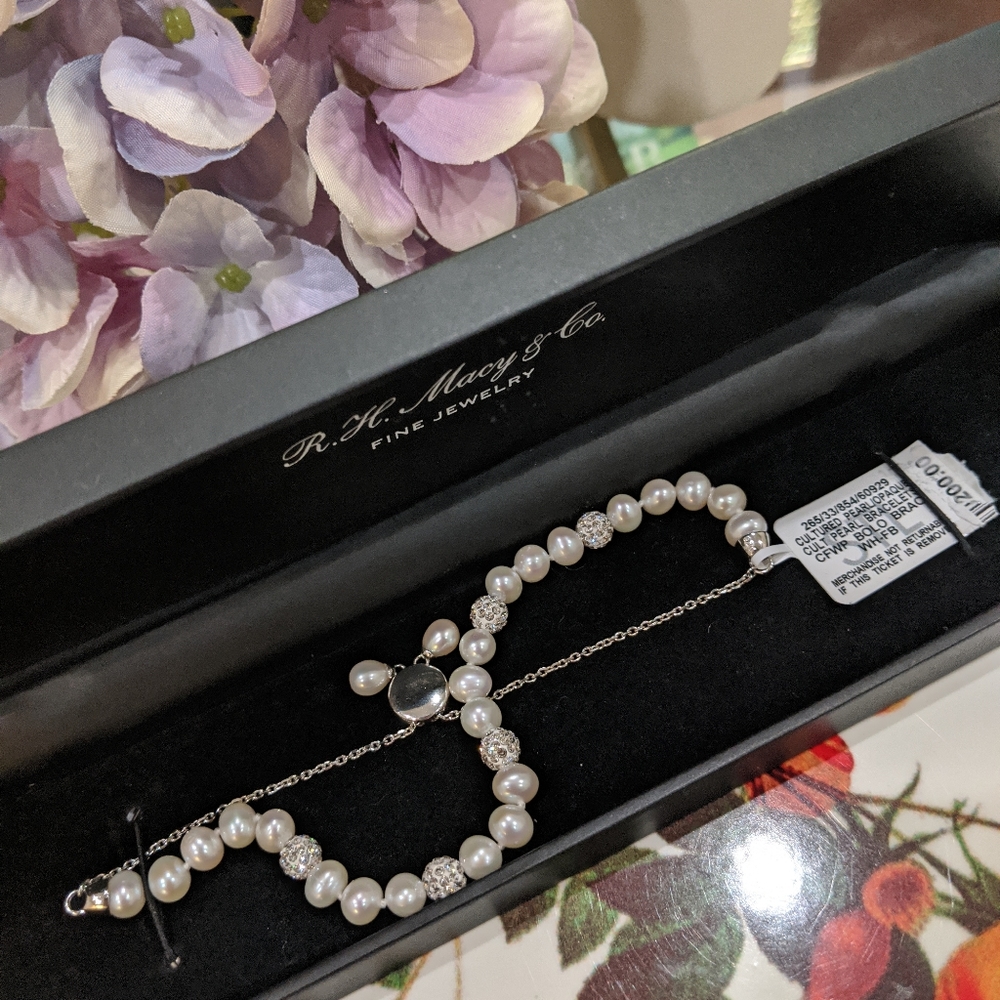 White Cultured Freshwater Pearl Crystal Bracelet